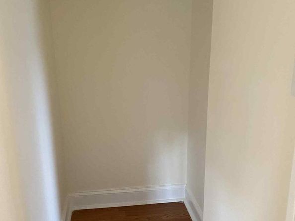 2900 Kings Chapel Road 1, Falls Church VA 22042