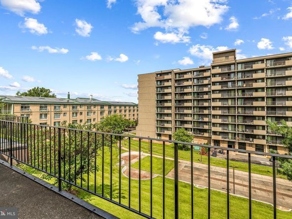 3452 Summit Court NE 3452, Washington DC 20018