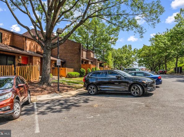 3452 Summit Court NE 3452, Washington DC 20018