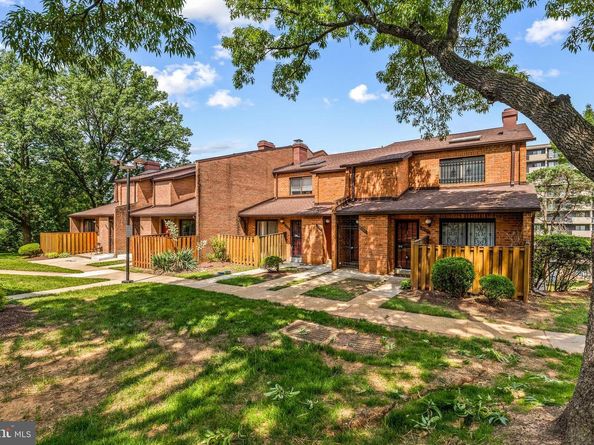 3452 Summit Court NE 3452, Washington DC 20018