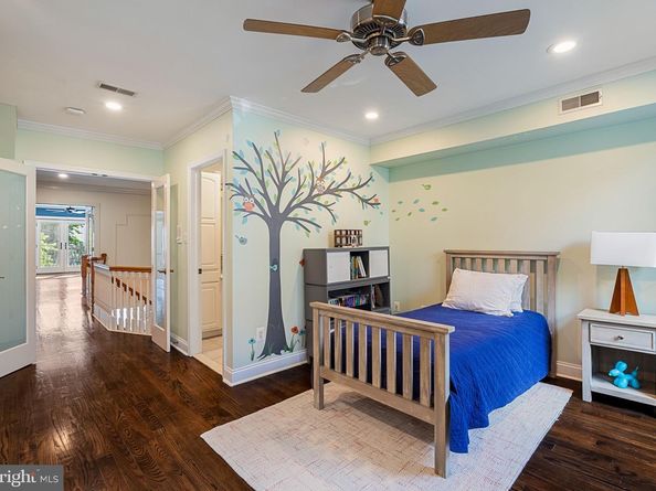 609 S 9TH Street, Philadelphia PA 19147