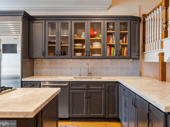 609 S 9TH Street, Philadelphia PA 19147
