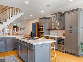 609 S 9TH Street, Philadelphia PA 19147