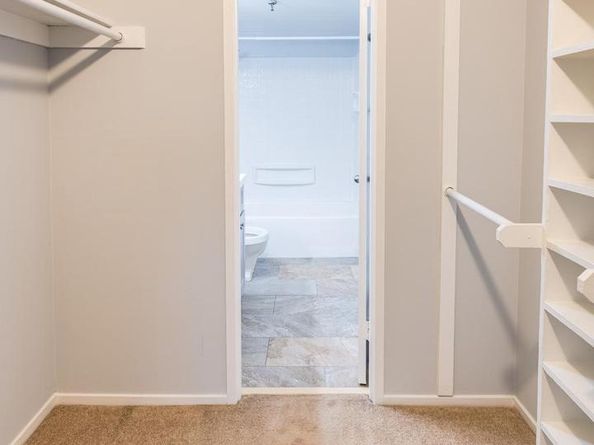 5911 Edsall Road 406, Alexandria VA 22304