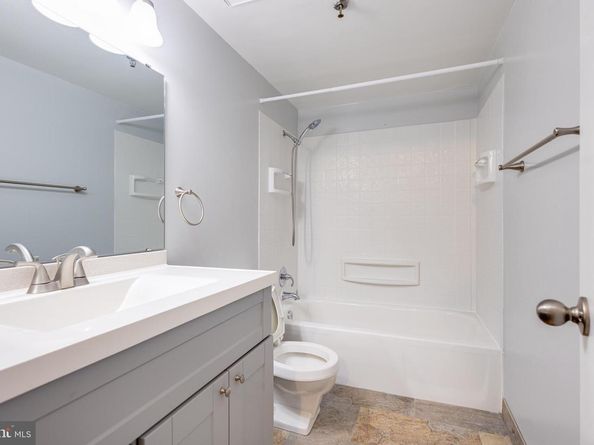 5911 Edsall Road 406, Alexandria VA 22304