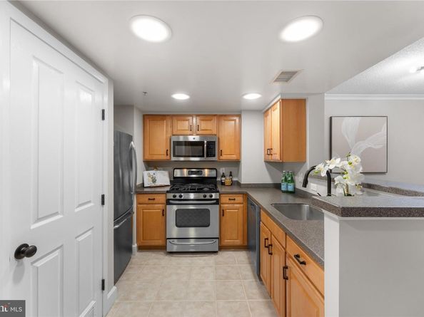 1205 N Garfield Street 711, Arlington VA 22201
