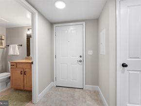 1205 N Garfield Street 711, Arlington VA 22201