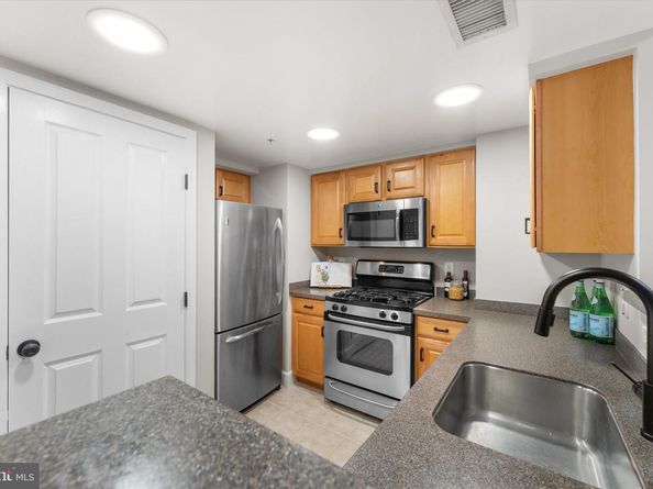 1205 N Garfield Street 711, Arlington VA 22201