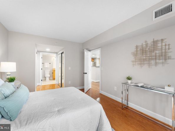 1205 N Garfield Street 711, Arlington VA 22201