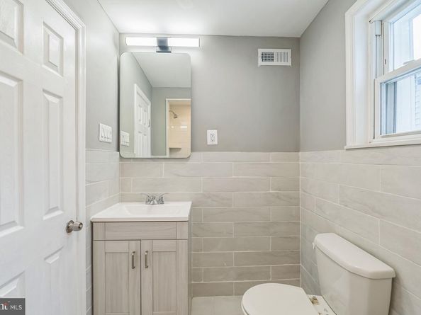 633 Moore Street, Philadelphia PA 19148