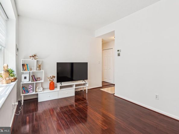 2630 Adams Mill Road NW 302, Washington DC 20009