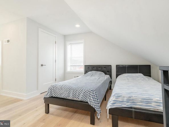 2625 Pratt Street, Philadelphia PA 19137