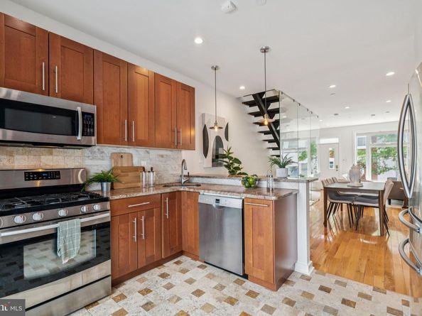 2721 Cambridge Street, Philadelphia PA 19130