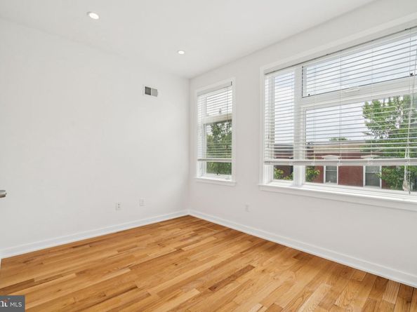 2721 Cambridge Street, Philadelphia PA 19130