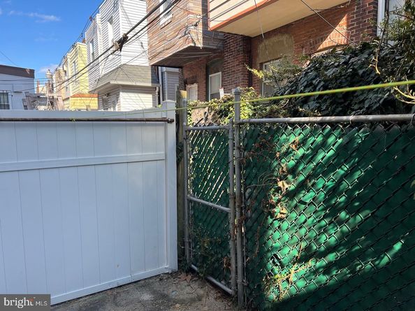 2429 S Lawrence Street, Philadelphia PA 19148
