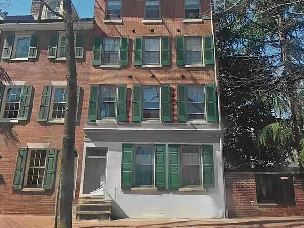 330 S 4TH Street, Philadelphia PA 19106