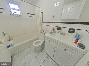 330 S 4TH Street, Philadelphia PA 19106