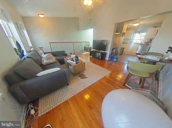 330 S 4TH Street, Philadelphia PA 19106
