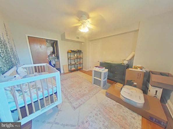 330 S 4TH Street, Philadelphia PA 19106