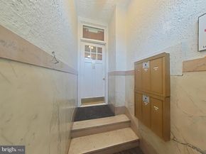 330 S 4TH Street, Philadelphia PA 19106