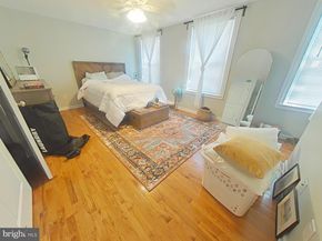 330 S 4TH Street, Philadelphia PA 19106