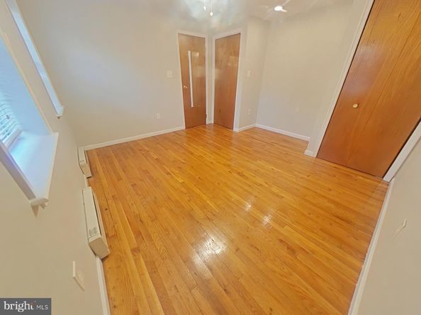 330 S 4TH Street, Philadelphia PA 19106