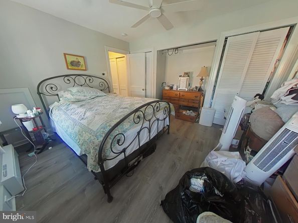 330 S 4TH Street, Philadelphia PA 19106