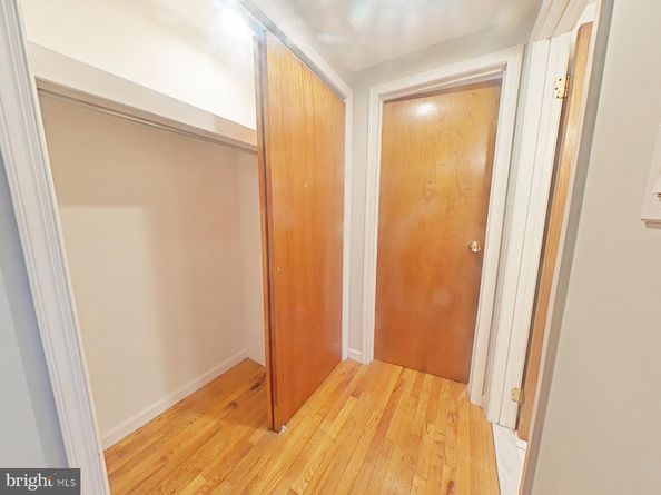 330 S 4TH Street, Philadelphia PA 19106