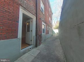 330 S 4TH Street, Philadelphia PA 19106