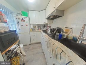 330 S 4TH Street, Philadelphia PA 19106