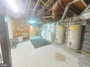 330 S 4TH Street, Philadelphia PA 19106