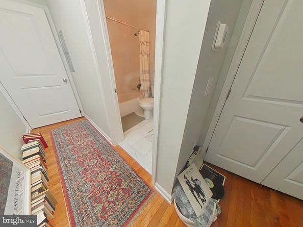 330 S 4TH Street, Philadelphia PA 19106