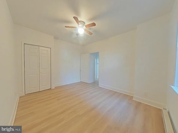 330 S 4TH Street, Philadelphia PA 19106