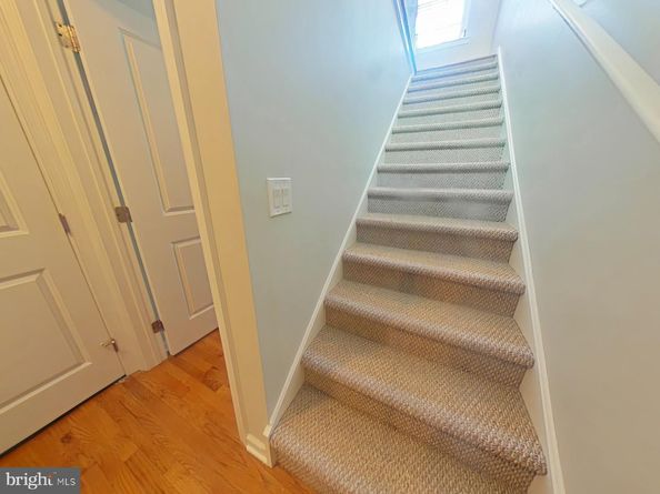 330 S 4TH Street, Philadelphia PA 19106