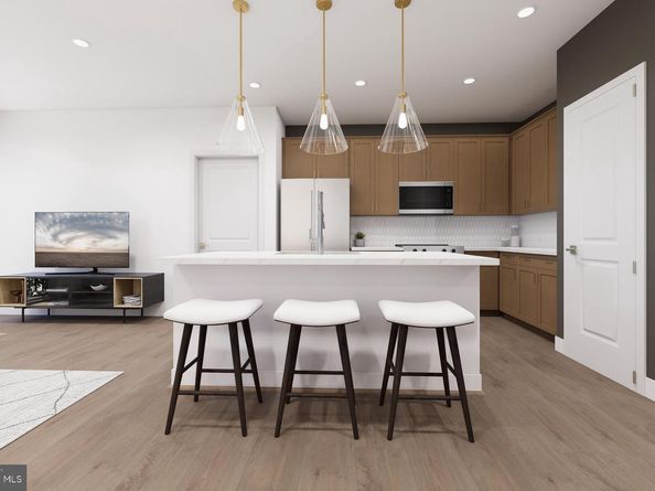9475B Sprague Avenue 10, Fairfax VA 22031