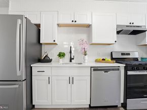 917 Oakmont Street, Philadelphia PA 19111