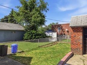 917 Oakmont Street, Philadelphia PA 19111