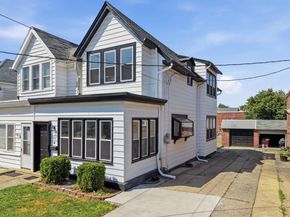 917 Oakmont Street, Philadelphia PA 19111