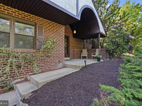 718 Bridgeview Road, Feasterville Trevose PA 19053