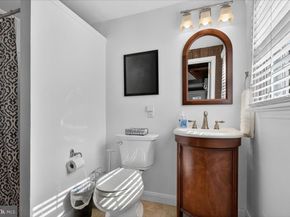 6 E School Lane, Yardley PA 19067