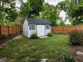 6 E School Lane, Yardley PA 19067