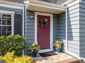 6 E School Lane, Yardley PA 19067