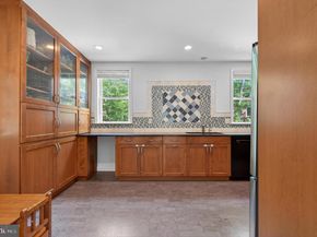 724 S Mount Pleasant Road, Philadelphia PA 19119