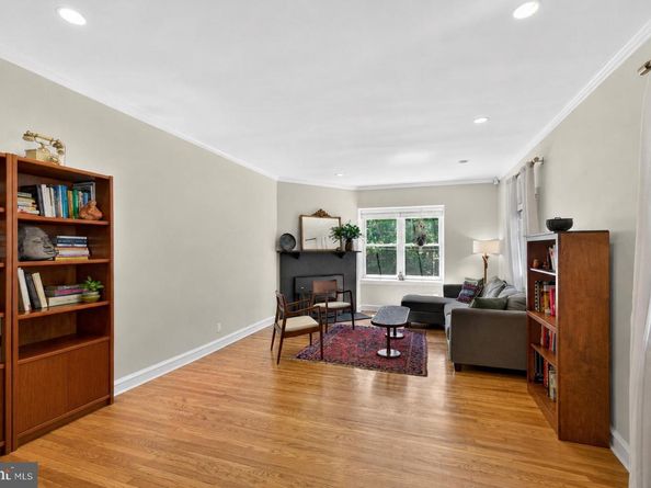 724 S Mount Pleasant Road, Philadelphia PA 19119
