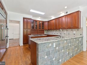 9705 Holloway Hill, Potomac MD 20854