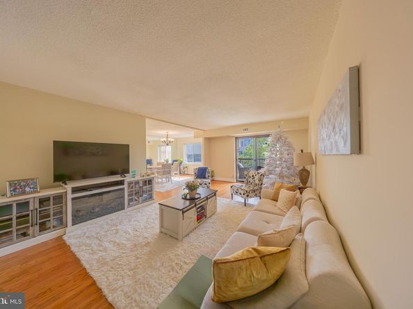 8370 Greensboro Drive 908, Mclean VA 22102