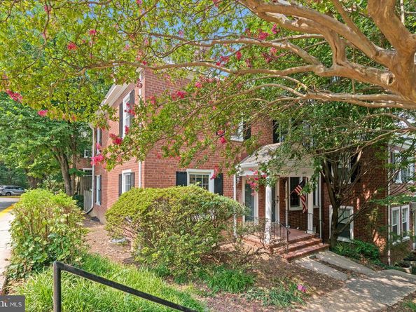 4239 32nd Road S, Arlington VA 22206