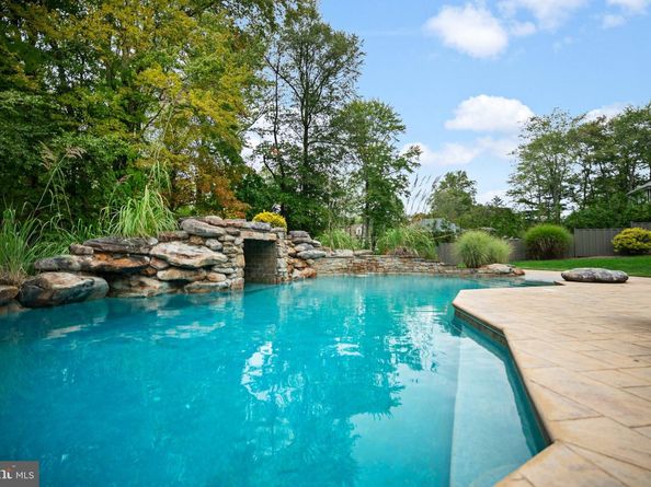 502 Long Lane, Huntingdon Valley PA 19006