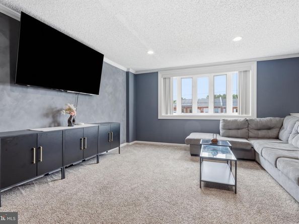 10227 N Canterbury Road, Philadelphia PA 19114