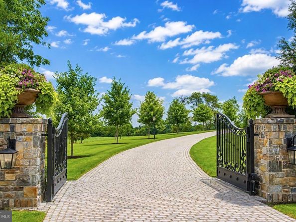 6 Tines Field Path, Newtown PA 18940